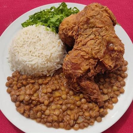 POLLO FRITO CON MENESTRA MARRON